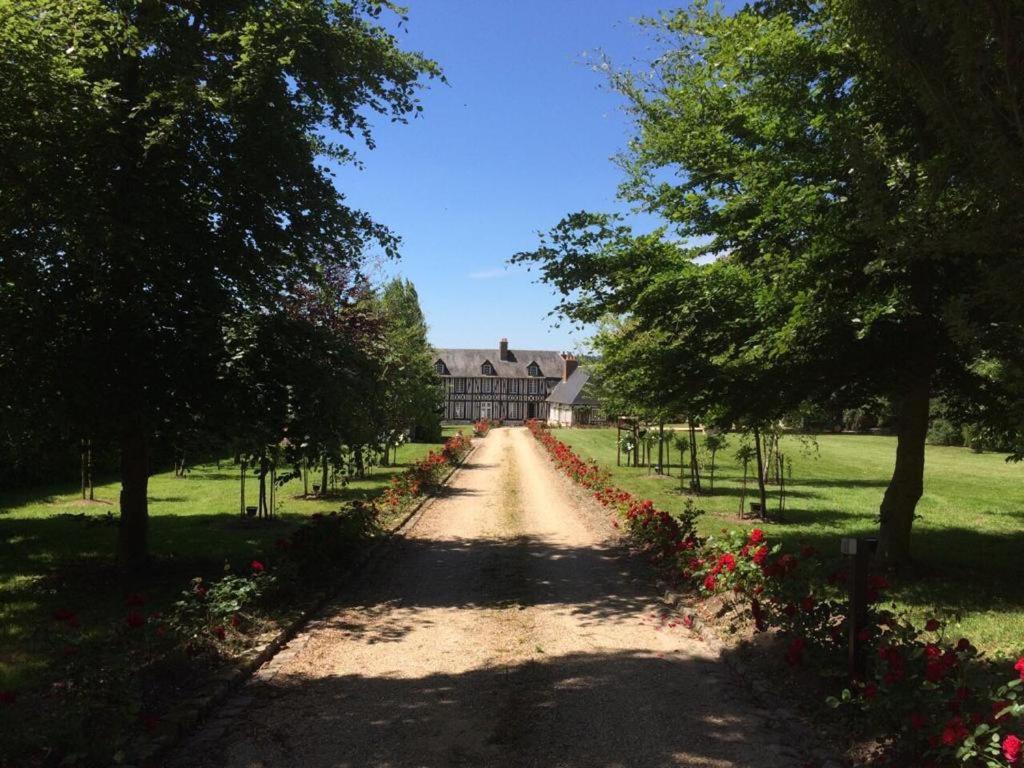 La Gloriette Gite Situe Dans La Propriete Dun Magnifique Manoir Vatteville Eksteriør bilde